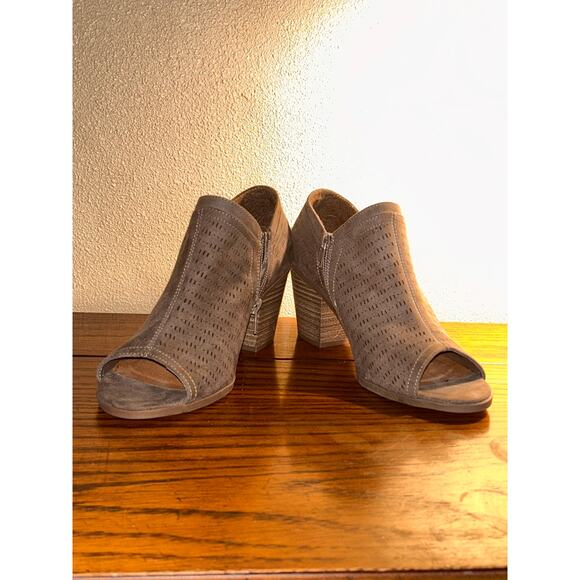 Madeline Girl Wrenn Preppy Edgy Baddie Open Toe Stacked Heel - Picture 1 of 11